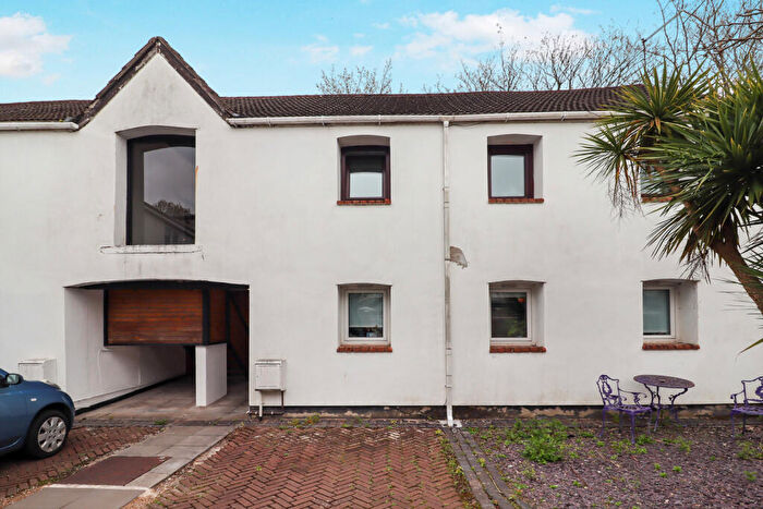 2 Bedroom Flat To Rent In Severn Grove, Cardiff, CF11