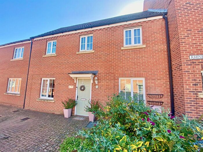 3 Bedroom Terraced House For Sale In Deer Valley Road, Peterborough, PE2