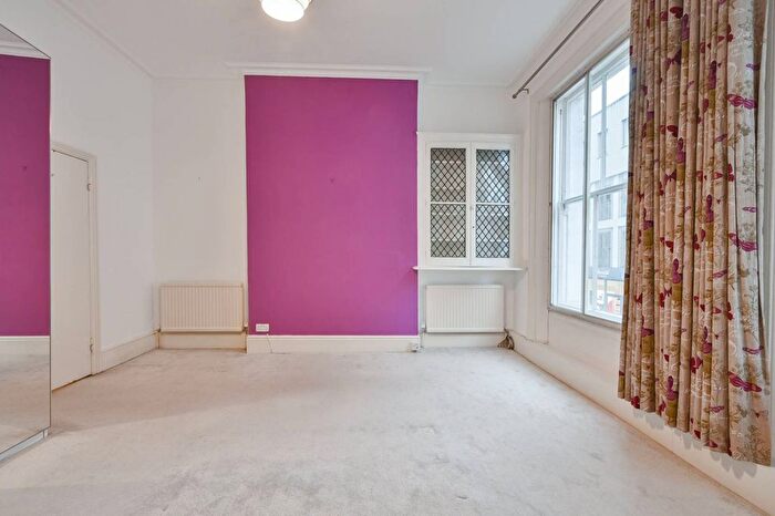 2 Bedroom Flat To Rent In Marylebone High Street, Marylebone, London, W1U