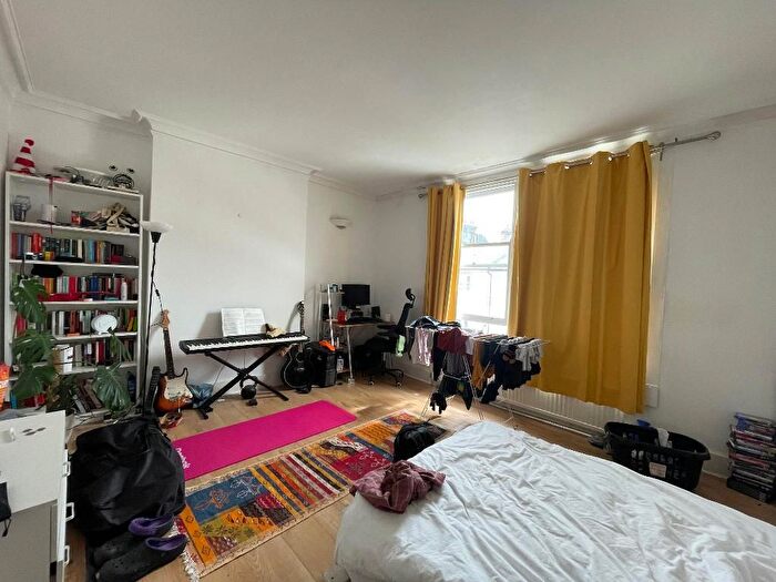 4 Bedroom Flat To Rent In Church Road, Hove, BN3