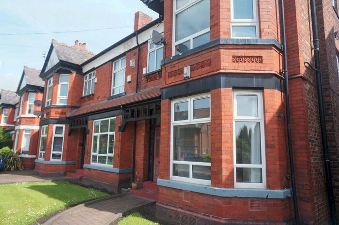 2 Bedroom Apartment To Rent In Moorland Road, Didsbury, M20