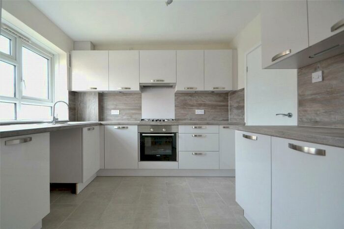 3 Bedroom Apartment To Rent In Kemsing Close, Hayes, Bromley, BR2