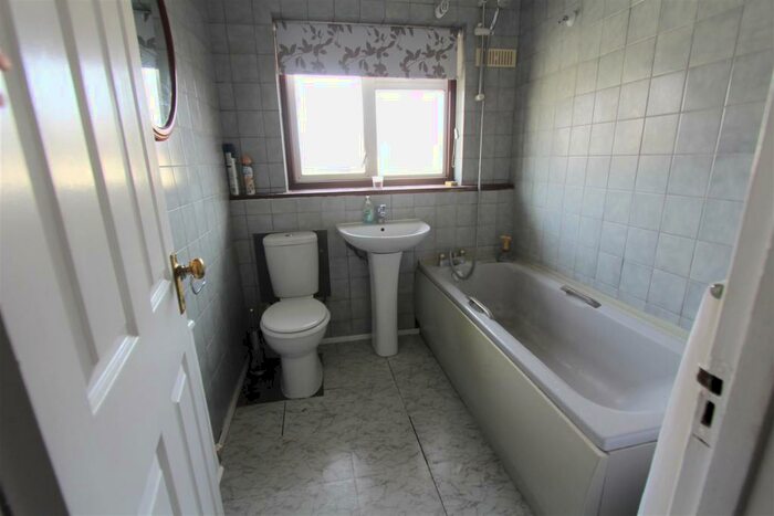 1 Bedroom Flat To Rent In Main Road, Hextable, Swanley, BR8