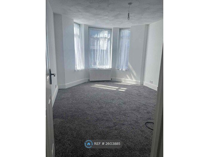 1 Bedroom Flat To Rent In Keyham Road, Plymouth, PL2