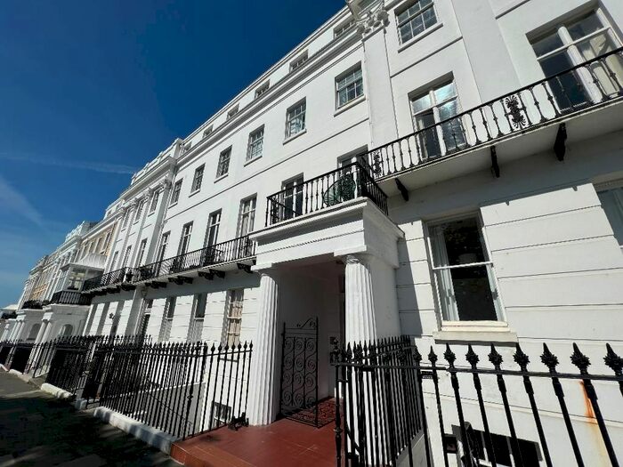 2 Bedroom Flat To Rent In Sussex Square, Brighton, East Sussex, BN2