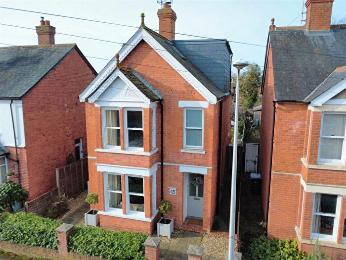 4 Bedroom Detached House For Sale In Salcombe Road, Newbury, RG14