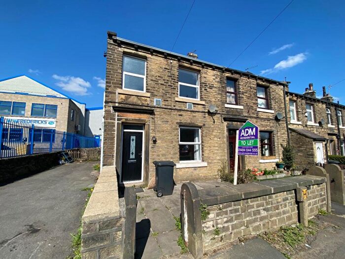 2 Bedroom End Of Terrace House To Rent In Lindley Moor Road, Huddersfield, HD3