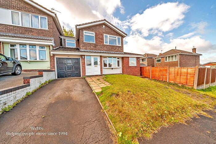 4 Bedroom Link Detached House For Sale In Knighton Road, Wimblebury / Heath Hayes, Cannock, WS12