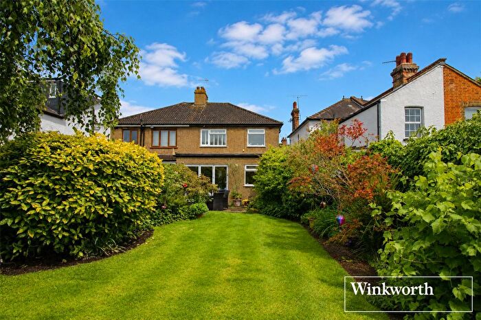 3 Bedroom Semi Detached House For Sale In Drayton Road, Borehamwood, Hertfordshire, WD6