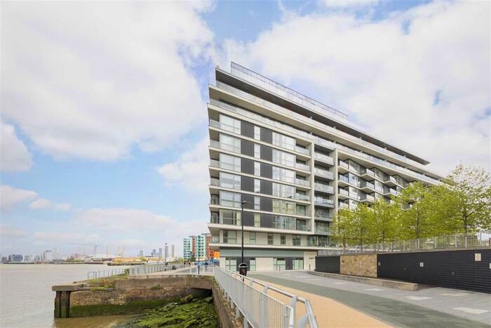 2 Bedroom Flat To Rent In River Gardens Walk, London, SE10