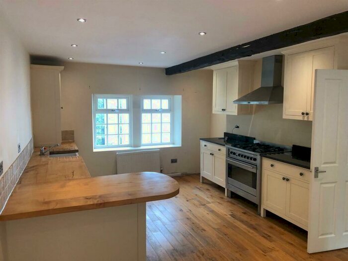 Detached House To Rent In Holywell Grove, Armley, Leeds, LS12