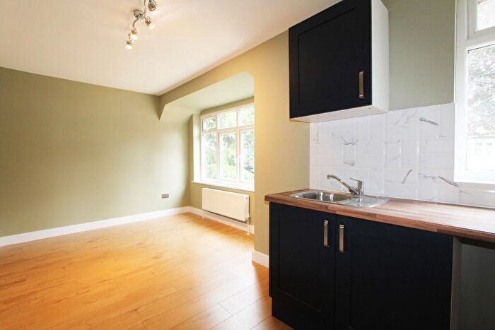 Studio To Rent In Cedars Road, London, CR0