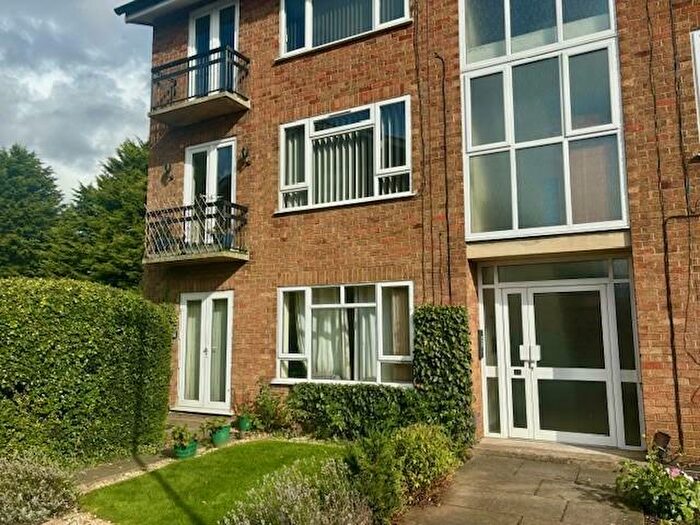 2 Bedroom Flat To Rent In Petherton Court, Kettering, NN16