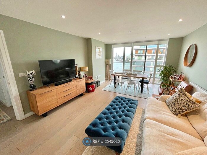 2 Bedroom Flat To Rent In River Gardens Walk, London, SE10