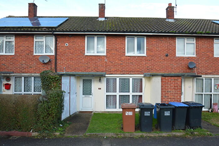 2 Bedroom Terraced House To Rent In Oak Grove, Hatfield, AL10