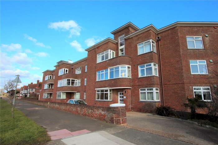 3 Bedroom Apartment To Rent In George V Avenue, Worthing, West Sussex, BN11