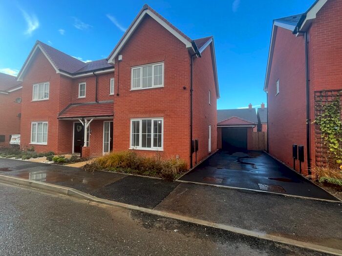 3 Bedroom Property To Rent In Tilgate Road, Hampton Water, Peterborough, PE7