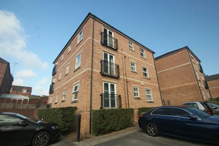 1 Bedroom Flat To Rent In Broom Mills Road, Farsley, Pudsey, West Yorkshire, LS28
