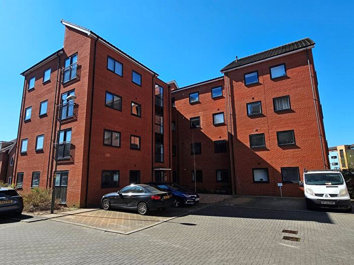 2 Bedroom Flat To Rent In Boldison Close, Bicester Road, Aylesbury, HP19