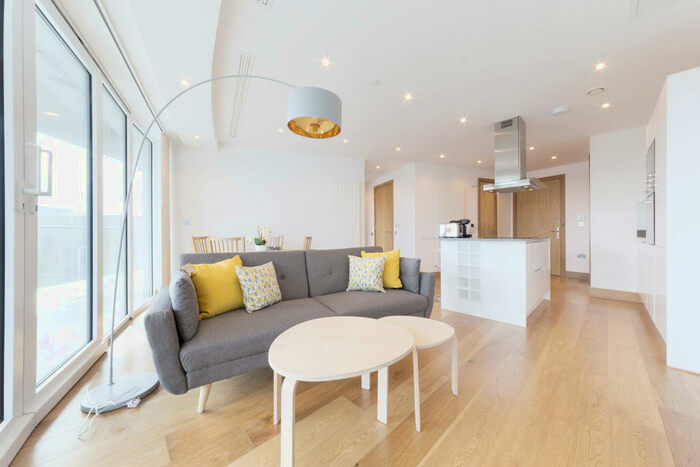 2 Bedroom Apartment To Rent In Arena Tower, Crossharbour Plaza, Canary Wharf, London, E14