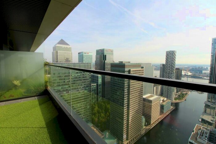 Studio To Rent In Bagshaw Building, The Wardian, South Quay, E14