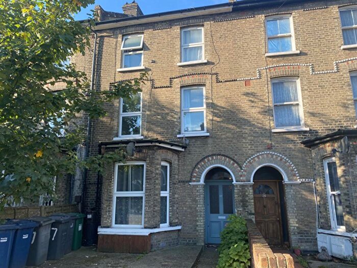 2 Bedroom Flat For Sale In Flat B, Lichfield Road, Cricklewood, London, NW2