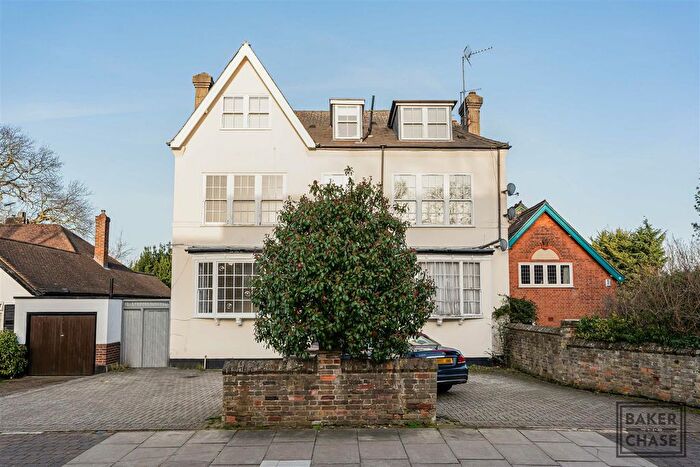 1 Bedroom Flat For Sale In Bycullah Road, Enfield, EN2