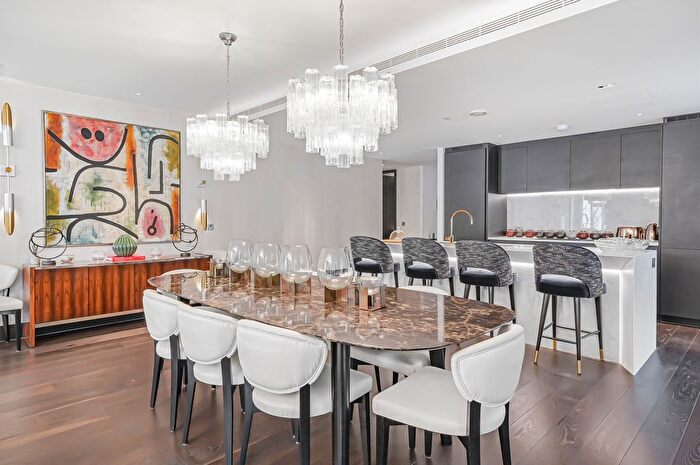 3 Bedroom Flat To Rent In Marylebone Lane, South Marylebone, W1U