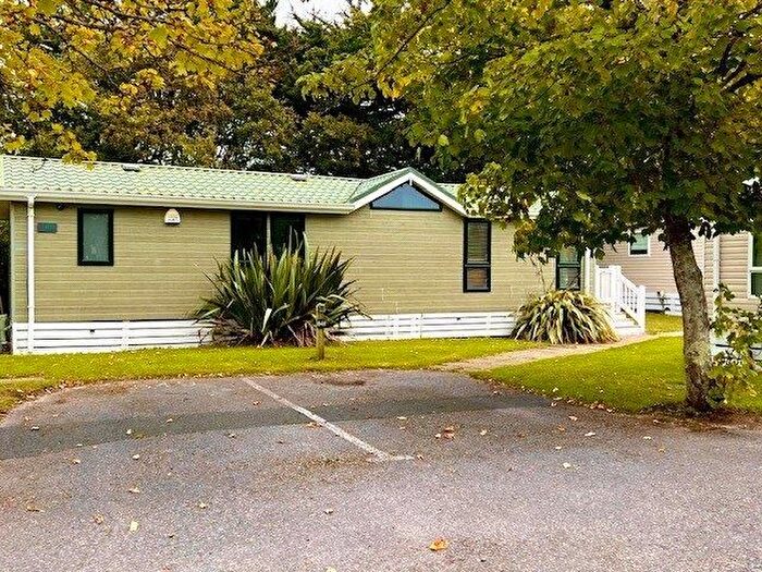 2 Bedroom Park Home For Sale In Shorefield Country Park, Downton, Hampshire, SO41