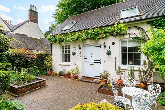 2 Bedroom Property To Rent In Byde Street, Hertford, SG14