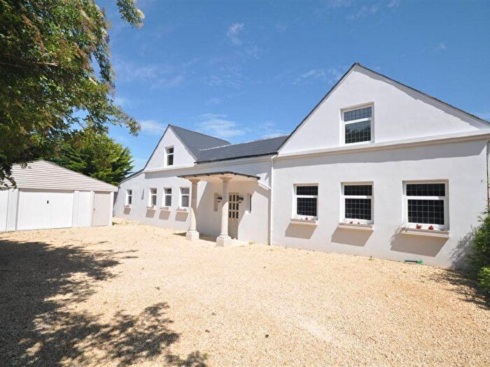 6 Bedroom Detached House To Rent In Pleasure Pit Road, Ashtead, KT21