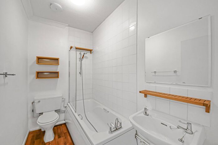 1 Bedroom Flat To Rent In St. Georges Buildings, St. Georges Road, London, SE1