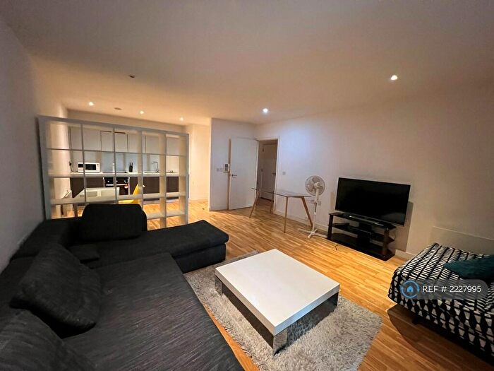 1 Bedroom Flat To Rent In Piccadilly Place, Manchester, M1