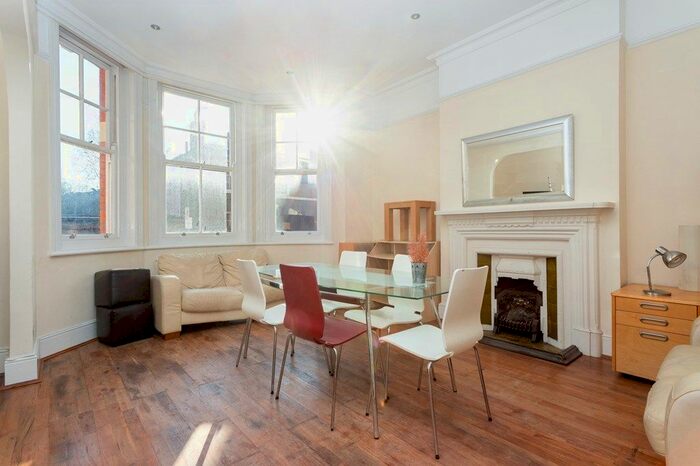 5 Bedroom Flat To Rent In Hammersmith Road, London W14