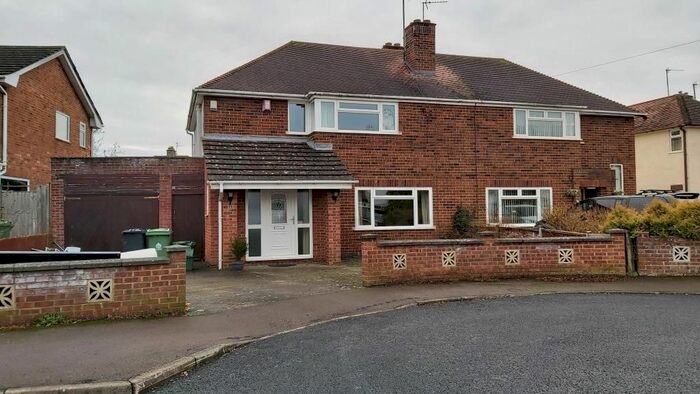 3 Bedroom Semi-Detached House To Rent In Colebridge Avenue, Longlevens, Gloucester GL2