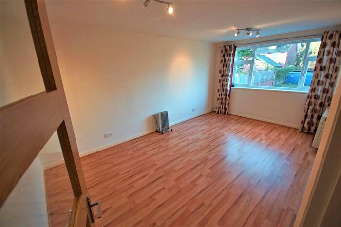 2 Bedroom Apartment To Rent In Park Road, Moseley, Birmingham, B13