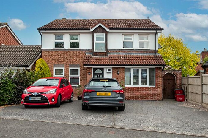 4 Bedroom Detached House For Sale In Tanyard Close, Castle Donington, Derby, DE74