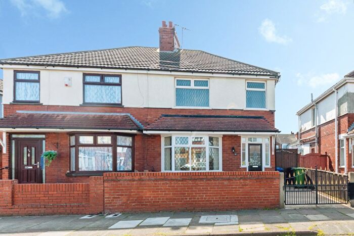 3 Bedroom Semi-Detached House For Sale In Tennyson Road, Cleethorpes, DN35