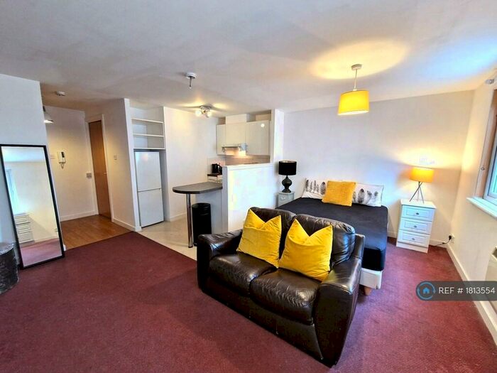 Studio To Rent In Blackfriars Road, Glasgow, G1