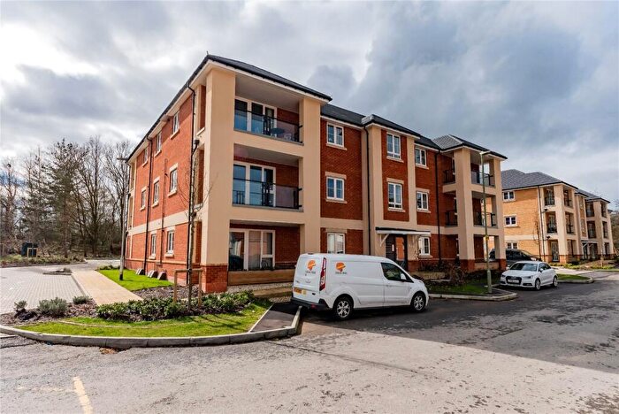 2 Bedroom Apartment For Sale In Kingfisher House, Hurst Avenue, Blackwater, GU17