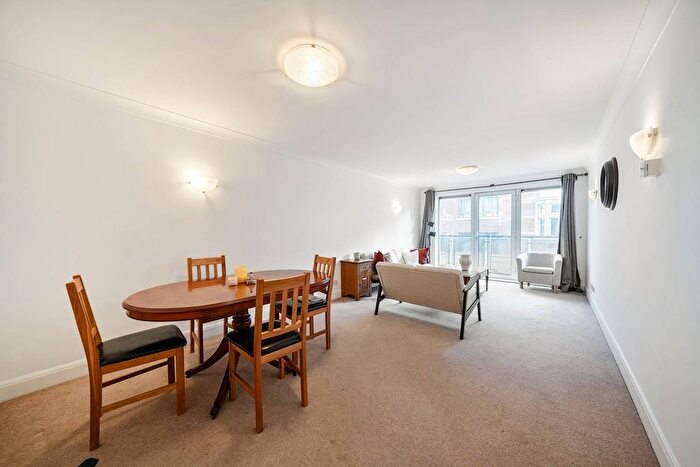 2 Bedroom Flat For Sale In Regency Court, Westminster, London, SW1P