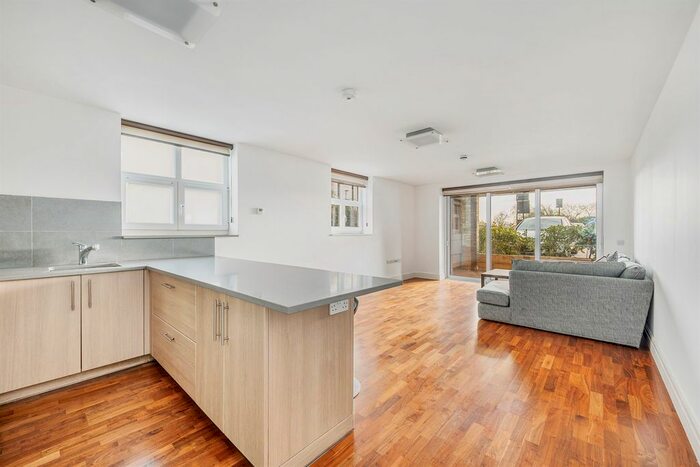 1 Bedroom Flat To Rent In North Road, Brentford, TW8