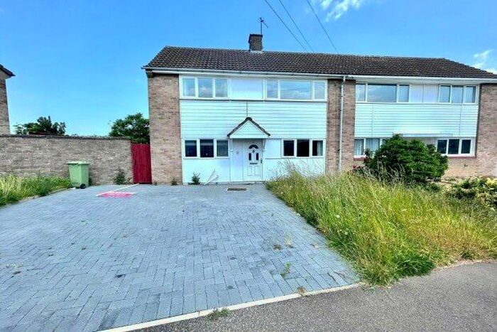 3 Bedroom Property To Rent In Cherry Road, Newport Pagnell, MK16