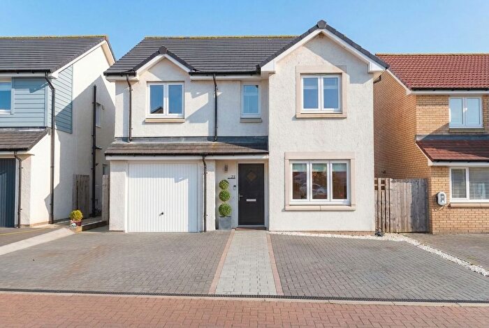 4 Bedroom Detached House For Sale In Nasmyth Park, East Calder, EH53