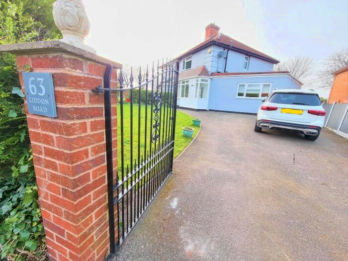 4 Bedroom Semi-Detached House To Rent In Liddon Road, Acocks Green, B27