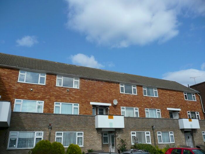 1 Bedroom Flat To Rent In Mutton Lane, Potters Bar, EN6