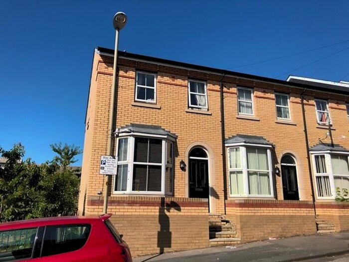 3 Bedroom End Of Terrace House To Rent In Norwood Street, Scarborough, YO12