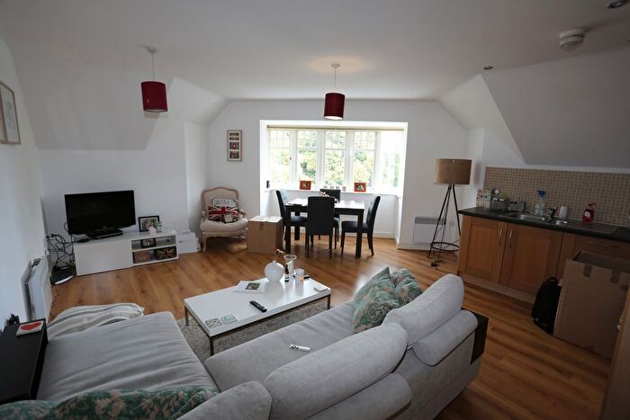 2 Bedroom Flat To Rent In Jockey Road, Sutton Coldfield, B73