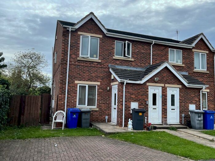 2 Bedroom Flat To Rent In Haslemere Court, Bentley, DN5