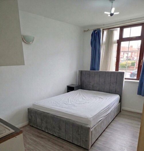Studio To Rent In London, HA0
